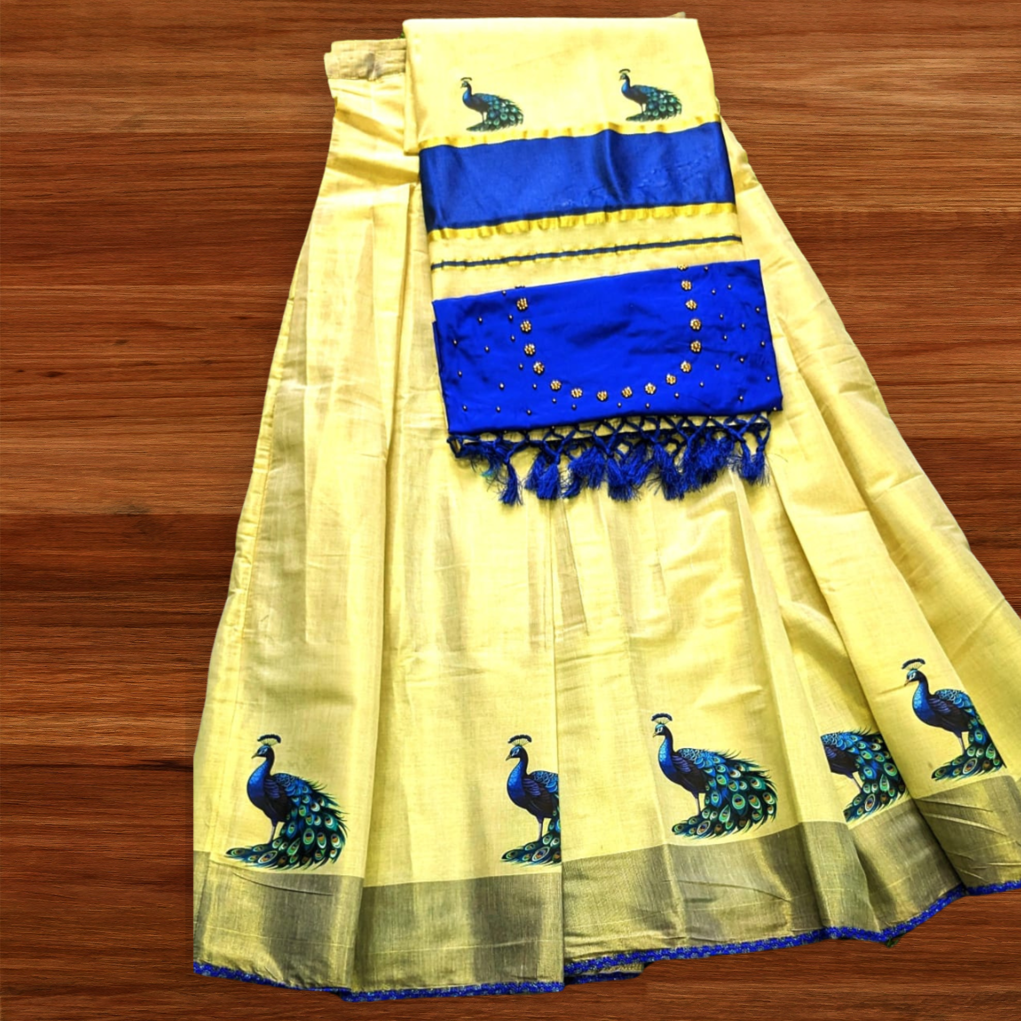 Kuthampully Dhavani Set